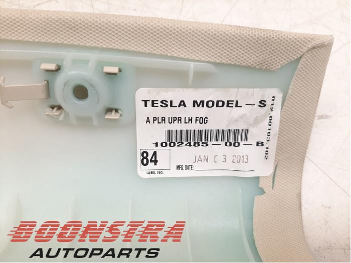 Dachverkleidung van een Tesla Model S 60 2014