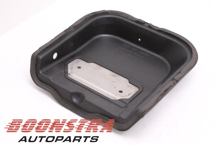 Gebrauchte Abdeckplatte sonstige Tesla Model S 60 Preis € 24,95 Margenregelung angeboten von Boonstra Autoparts