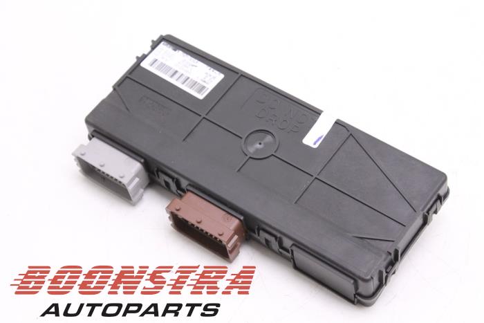 Begagnade Sätesdator Tesla Model S 60 Pris € 199,00 Marginaltabell erbjuds av Boonstra Autoparts