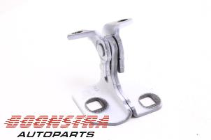 Used Front door hinge, right Tesla Model S 85 Price € 29,95 Margin scheme offered by Boonstra Autoparts