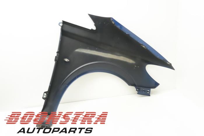 Front wing, left from a Mercedes-Benz Vito (639.6) 3.0 120 CDI V6 24V 2008