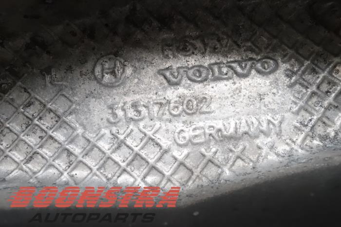 Wahacz zawieszenia prawy tyl z Volvo V70 (BW) 2.0 D3 20V 2012