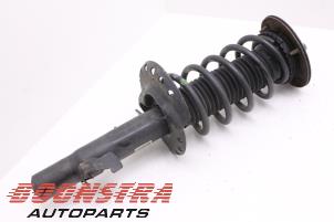 Used Front shock absorber rod, right Volvo V60 I (FW/GW) 2.0 D3 20V Price € 59,00 Margin scheme offered by Boonstra Autoparts