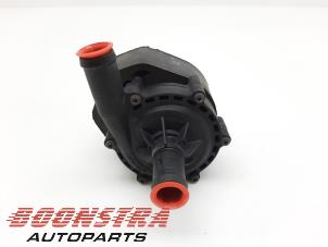 Usados Bomba de agua Tesla Model X 90D Precio € 99,95 Norma de margen ofrecido por Boonstra Autoparts