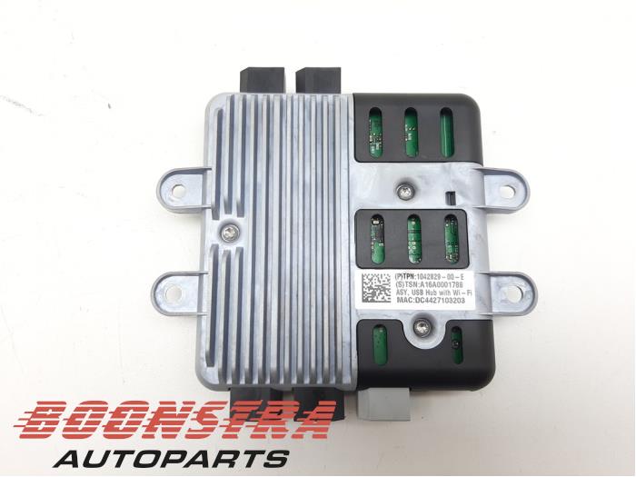 Gebrauchte WiFi Module Tesla Model X 90D Preis € 129,00 Margenregelung angeboten von Boonstra Autoparts