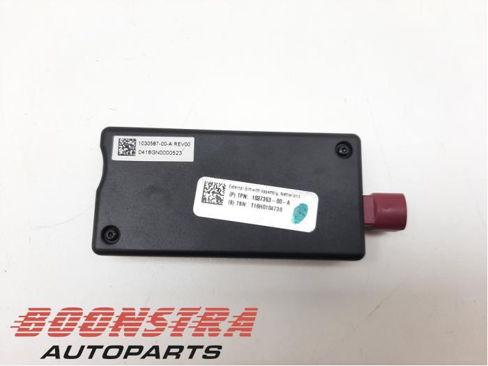 Używane Antena Tesla Model X 90D Cena € 39,00 Procedura marży oferowane przez Boonstra Autoparts