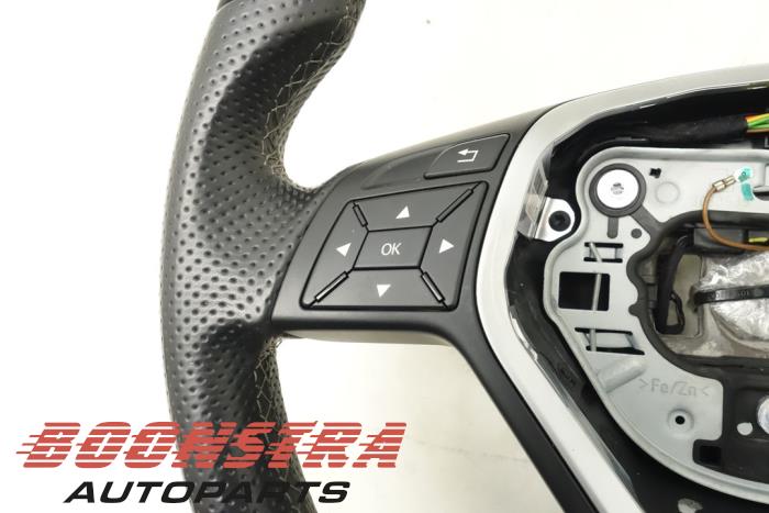 Steering wheel from a Mercedes-Benz B (W246,242) 1.6 B-180 BlueEFFICIENCY Turbo 16V 2012