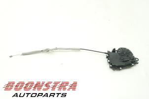 Used Motor for power tailgate closer BMW 3 serie Touring (G21) 330i 2.0 TwinPower Turbo 16V Price € 39,95 Margin scheme offered by Boonstra Autoparts