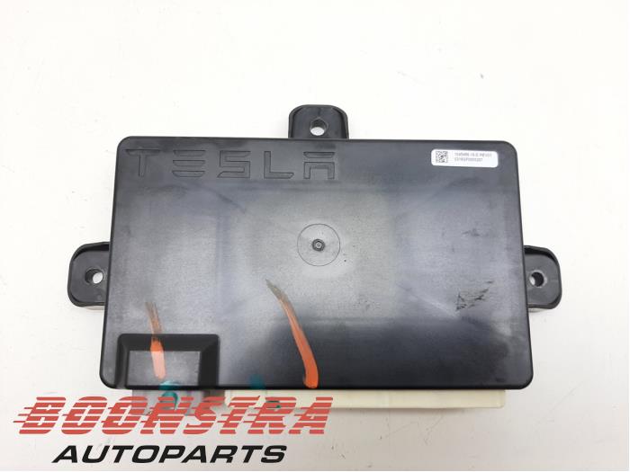 Central door locking module Tesla Model X 90D 104549010D