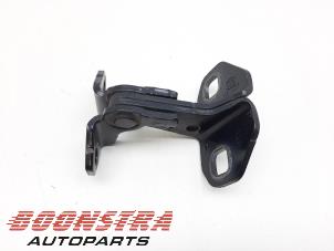 Used Front door hinge, left Tesla Model X 90D Price € 49,95 Margin scheme offered by Boonstra Autoparts