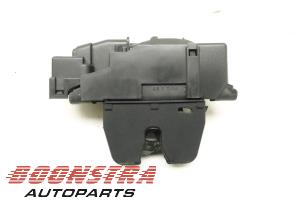 Used Tailgate lock mechanism Landrover Discovery Sport (LC) 2.0 T 16V AWD Price € 24,95 Margin scheme offered by Boonstra Autoparts