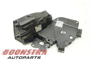 Used Rear door lock mechanism 4-door, left Landrover Discovery Sport (LC) 2.0 T 16V AWD Price € 49,00 Margin scheme offered by Boonstra Autoparts