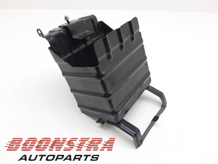 Begagnade Batterilåda Tesla Model X 90D Pris € 89,00 Marginaltabell erbjuds av Boonstra Autoparts