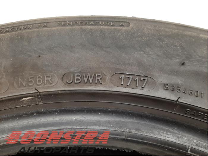 Tyre from a Volvo V60 I (FW/GW) 1.6 DRIVe