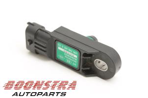 Used Fuel pressure sensor Renault Clio IV (5R) 0.9 Energy TCE 90 12V Price € 24,95 Margin scheme offered by Boonstra Autoparts