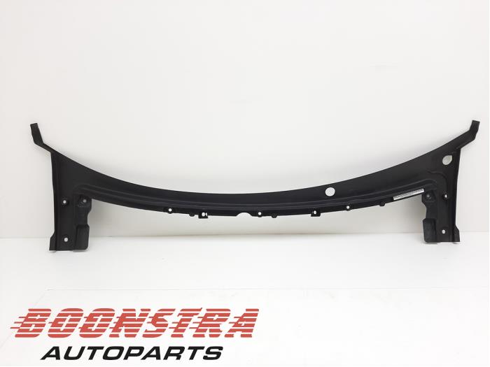 Używane Parawan Tesla Model S 75D Cena € 69,95 Procedura marży oferowane przez Boonstra Autoparts