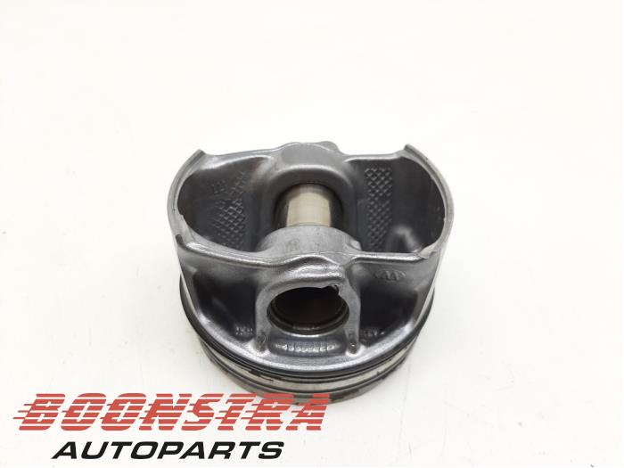 Usados Pistón BMW 3 serie Touring (G21) 330i 2.0 TwinPower Turbo 16V Precio € 98,95 Norma de margen ofrecido por Boonstra Autoparts