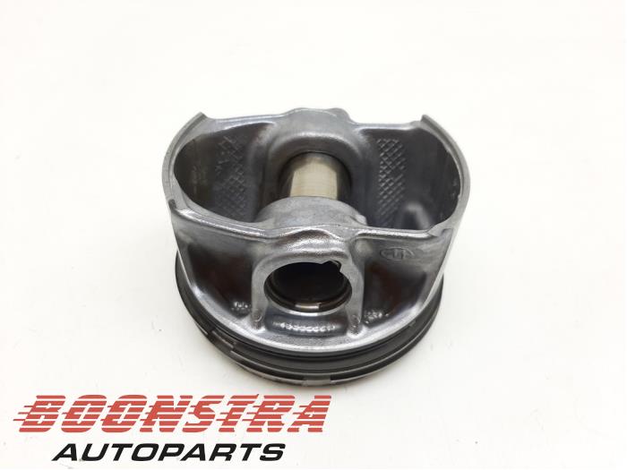 Usados Pistón BMW 3 serie Touring (G21) 330i 2.0 TwinPower Turbo 16V Precio € 98,95 Norma de margen ofrecido por Boonstra Autoparts