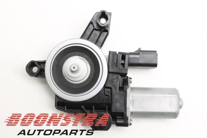 Usados Motor de ventanilla de puerta Dodge 1500 Crew Cab (DS) 5.7 Hemi V8 4x4 Precio € 30,19 IVA incluido ofrecido por Boonstra Autoparts