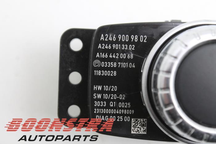 Commande ordinateur de bord d'un Mercedes-Benz A (W176) 1.5 A-180 CDI, A-180d 16V 2013