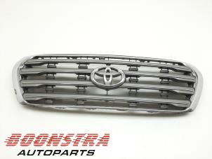 Used Grille Toyota Land Cruiser V8 (J20) 4.5 D-4D 32V Price € 99,00 Margin scheme offered by Boonstra Autoparts