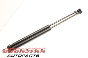 Used Set of tailgate gas struts Renault Twingo III (AH) 1.0 SCe 65 12V Price € 24,95 Margin scheme offered by Boonstra Autoparts
