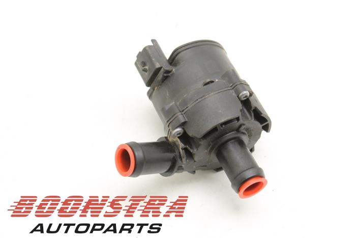 Additional water pump from a Renault Clio V (RJAB) 1.3 TCe 130 16V 2019