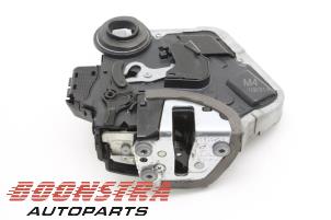 Used Rear door mechanism 4-door, right Toyota Land Cruiser V8 (J20) 4.5 D-4D 32V Price € 49,00 Margin scheme offered by Boonstra Autoparts