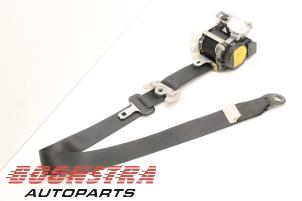 Used Front seatbelt, right Toyota Land Cruiser V8 (J20) 4.5 D-4D 32V Price € 149,00 Margin scheme offered by Boonstra Autoparts