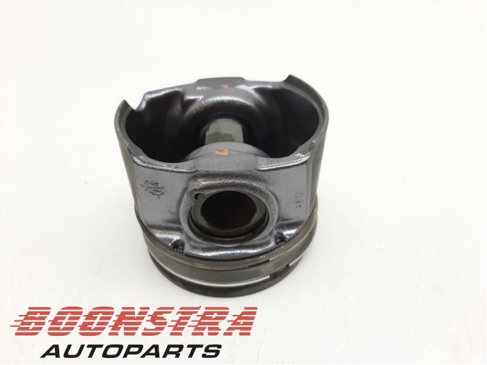 Usados Pistón Opel Vivaro 2.0 CDTI 122 Precio € 119,79 IVA incluido ofrecido por Boonstra Autoparts