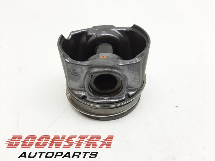 Usados Pistón Opel Vivaro 2.0 CDTI 122 Precio € 119,79 IVA incluido ofrecido por Boonstra Autoparts