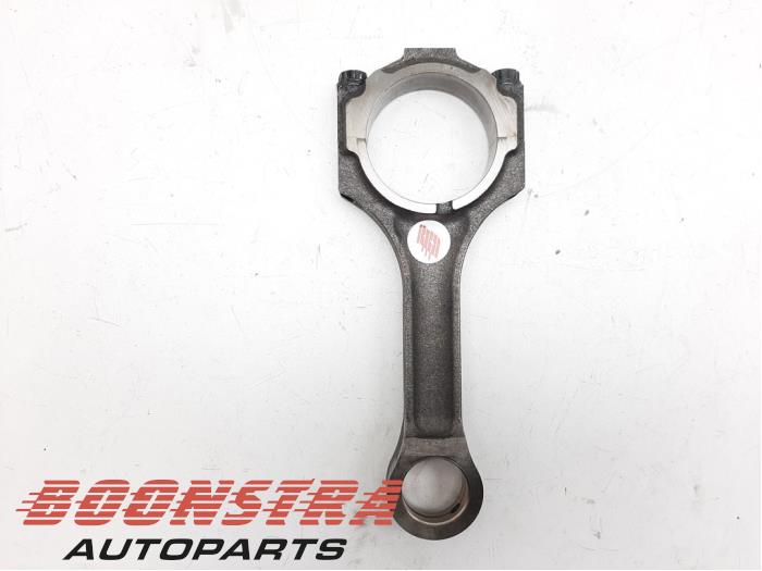 Usagé Bielle Toyota Land Cruiser V8 (J20) 4.5 D-4D 32V Prix € 99,95 Règlement à la marge proposé par Boonstra Autoparts