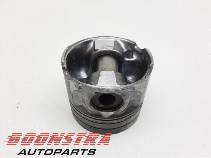 Usagé Piston Toyota Land Cruiser V8 (J20) 4.5 D-4D 32V Prix € 148,95 Règlement à la marge proposé par Boonstra Autoparts