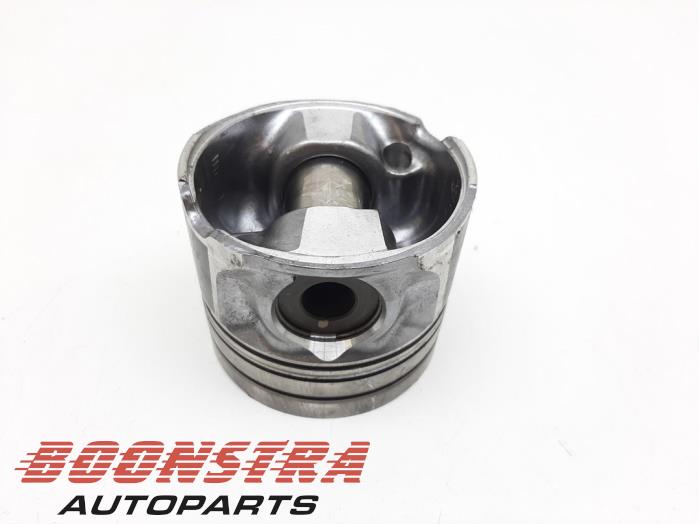 Usagé Piston Toyota Land Cruiser V8 (J20) 4.5 D-4D 32V Prix € 148,95 Règlement à la marge proposé par Boonstra Autoparts