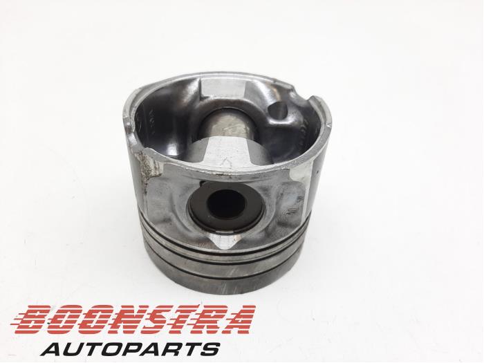 Usagé Piston Toyota Land Cruiser V8 (J20) 4.5 D-4D 32V Prix € 148,95 Règlement à la marge proposé par Boonstra Autoparts