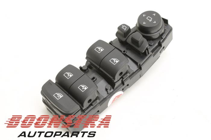 Usados Interruptor de ventanilla eléctrica BMW 5 serie Touring (G31) 530i 2.0 TwinPower Turbo 16V Precio € 36,95 Norma de margen ofrecido por Boonstra Autoparts