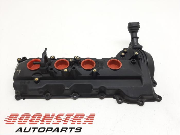 Usagé Couvercle soupapes Toyota Land Cruiser V8 (J20) 4.5 D-4D 32V Prix € 99,00 Règlement à la marge proposé par Boonstra Autoparts