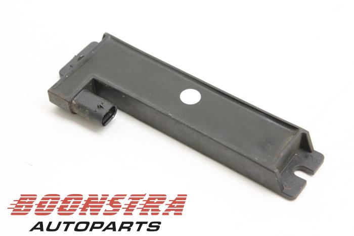 Używane Keyless Entry-Antena Tesla Model X P100D Cena € 24,95 Procedura marży oferowane przez Boonstra Autoparts