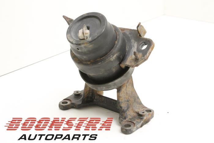 Usagé Support moteur Toyota Land Cruiser V8 (J20) 4.5 D-4D 32V Prix € 39,00 Règlement à la marge proposé par Boonstra Autoparts