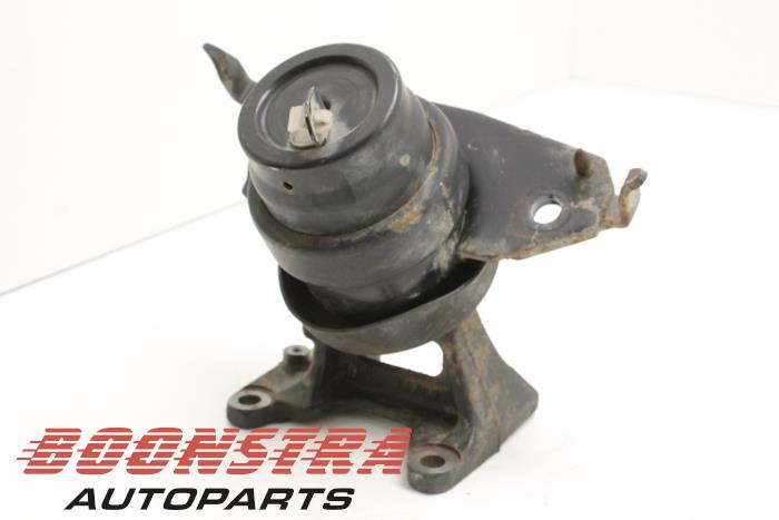 Usagé Support moteur Toyota Land Cruiser V8 (J20) 4.5 D-4D 32V Prix € 39,00 Règlement à la marge proposé par Boonstra Autoparts