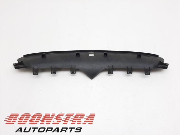 Używane Grill Tesla Model X P100D Cena € 99,00 Procedura marży oferowane przez Boonstra Autoparts