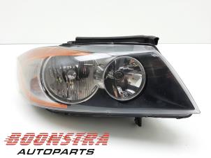 Used Headlight, right BMW 3 serie (E90) 328i 24V Price € 149,00 Margin scheme offered by Boonstra Autoparts