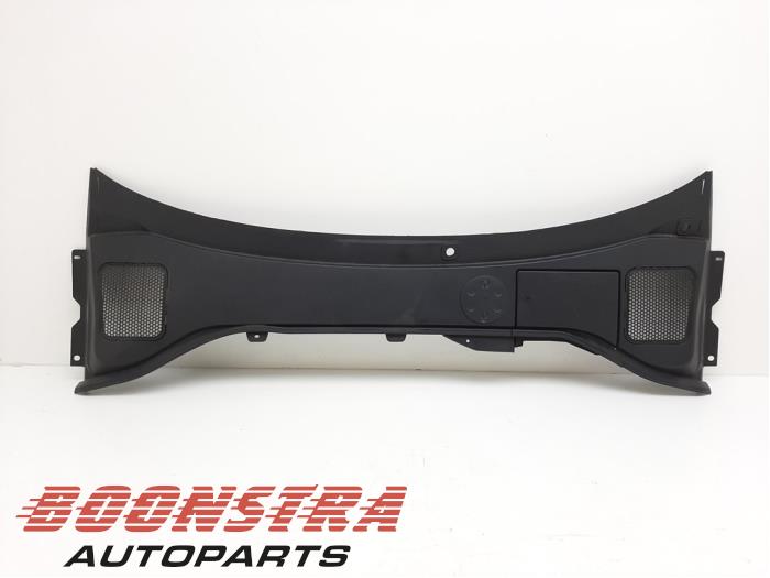 Używane Parawan Volvo V60 I (FW/GW) 1.6 DRIVe Cena € 24,95 Procedura marży oferowane przez Boonstra Autoparts