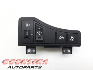 Usados Interruptor Kia Sportage (SL) 2.0 CVVT 16V 4x2 Precio € 24,95 Norma de margen ofrecido por Boonstra Autoparts