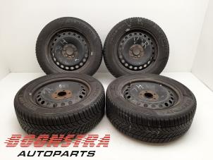 Usagé Kit jantes + pneus d'hivers Ford C-Max (DXA) Prix € 149,95 Règlement à la marge proposé par Boonstra Autoparts