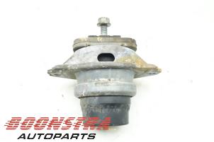 Used Engine mount Landrover Discovery IV (LAS) 3.0 SD V6 24V Price € 24,95 Margin scheme offered by Boonstra Autoparts