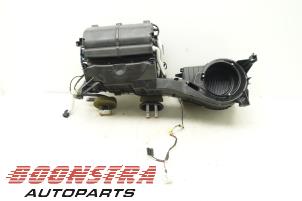 Used Heater housing Landrover Discovery IV (LAS) 3.0 SD V6 24V Price € 249,95 Margin scheme offered by Boonstra Autoparts
