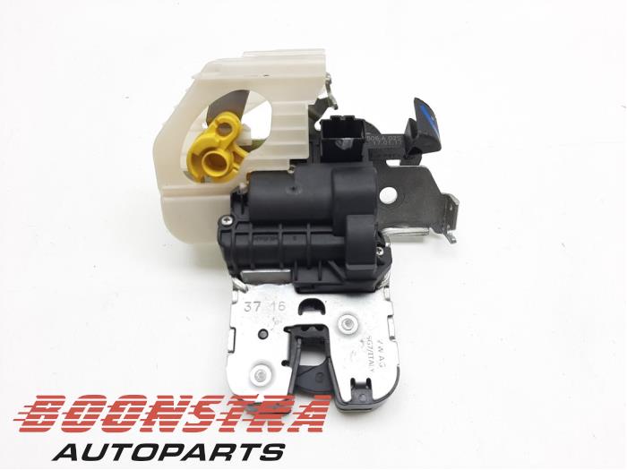 Audi Q5 Tailgate lock mechanisms stock
