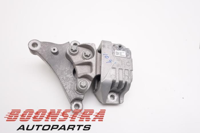 Engine mount from a Jeep Compass II (MP) 2.0 Multijet II 140 16V 4x4 2019