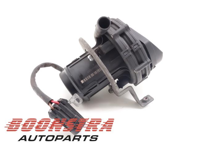 Begagnade Avgaspump Maserati GranSport 4.2 V8 32V Pris € 99,00 Marginaltabell erbjuds av Boonstra Autoparts